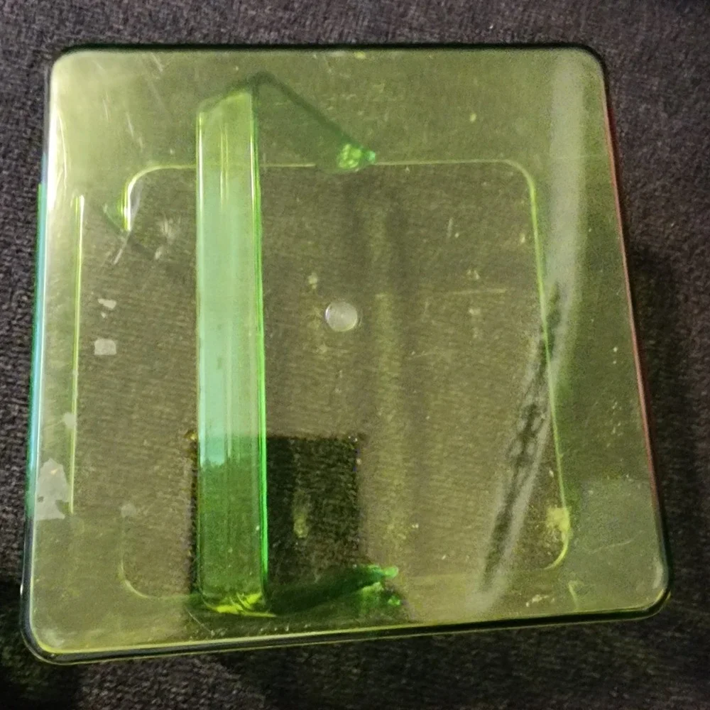 Retro/Vintage Lucite Lime Green Salt/Pepper Shaker‎ & Caddy W/Handle